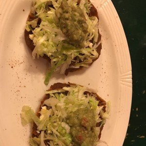 tostadas de carne mechada