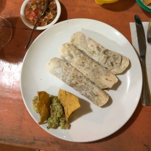 burritos mixtos muy buenos !