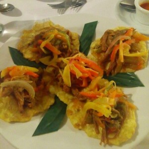 Patacones con ropa vieja