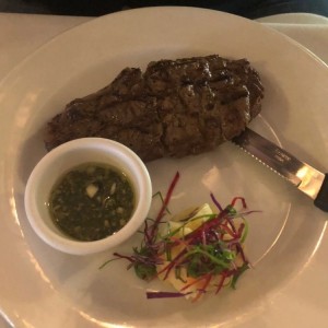 filete de res con chimichurri 