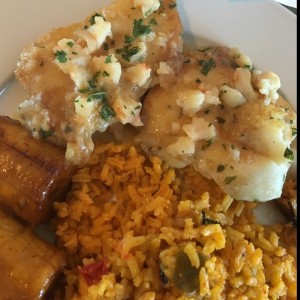 pescado con camarones y paella