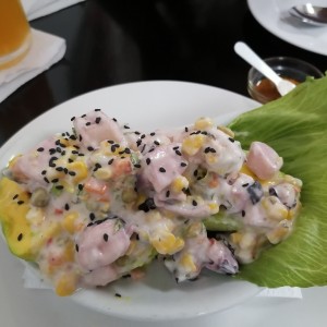 Aguacate relleno de mariscos 