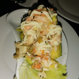 Aguacate relleno de camarones 