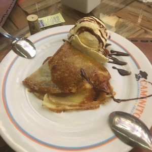 Crepe de dulce de leche y helado... 