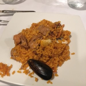 Paella mixta