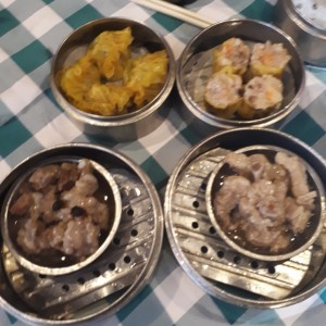 costillitas, siu mai  y hakao