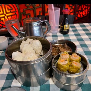 Carne a la Pimienta , hampao y siu mai 