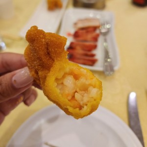 wonton frito de camarones