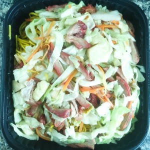 Chow mein con puerco