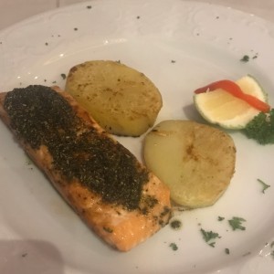 Salmon en finas hierbas. 