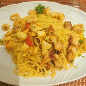 Fettuccine con mariscos al olio