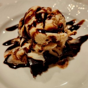 Brownie con Helado de Vainilla