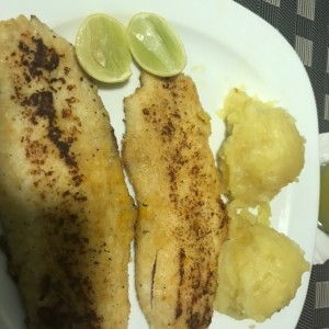 Filtete de pescado con pure