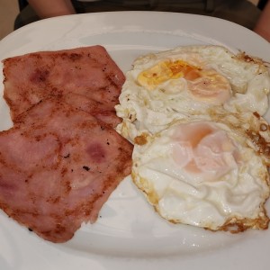 Par de Huevos con jamon