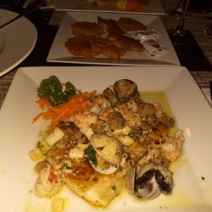 corvina con camarones 