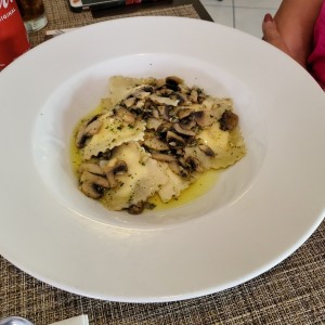 Ravioli con Hongos