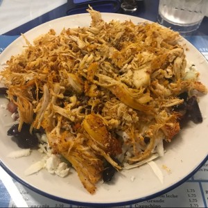 Ensalada griega con pollo