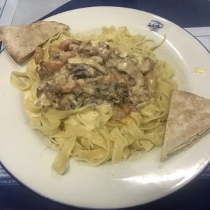 Pasta de Mixto de Mariscos