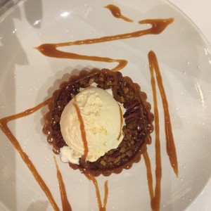 Pecan Pie con Helado de Vainilla