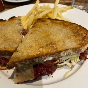 Reuben sandwich 