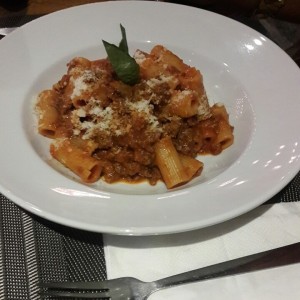 canelones en salsa roja