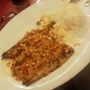 filete de corvina al ajillo