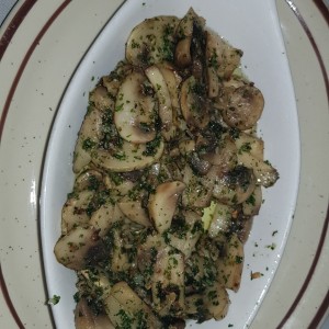 hongos al ajillo