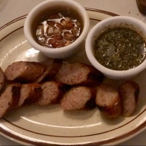 Entrada de chorizos con chimichurri