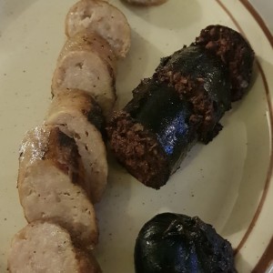 picadas de chorizo y morcilla