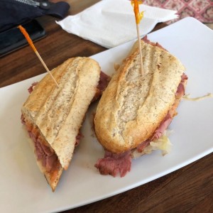 Emparedado Reuben