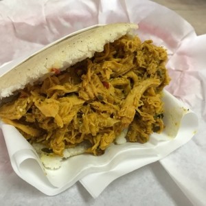 Arepa con Pollo