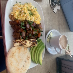 DESAYUNOS - Desayuno Saltado