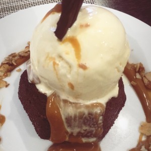 brownie con helado