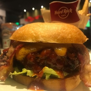 HICKORY BARBECUE BACON CHEESEBURGER