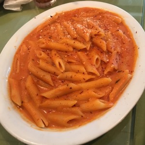 Penne en Pasta Rosada