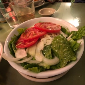 Ensalada tomate / cebolla / lechuga