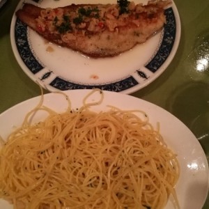 corvina al ajillo + spaghettini al oleo