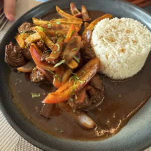 Lomito Saltado