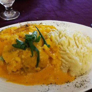 Corvina Kuna Yala con pure de papas