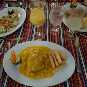 corvina rellena con langostinos 