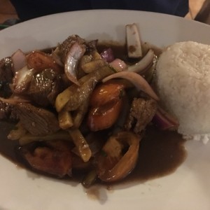 Lomo saltado