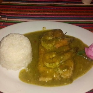 Corvina en Salsa Verde con Langostinos