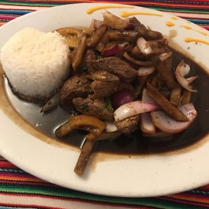 Lomito Saltado