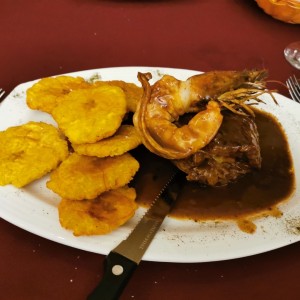 filete relleno de langostino en salsa Madeira 