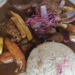 Lomo saltado