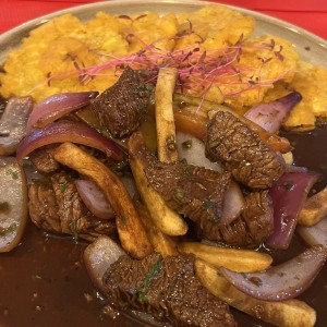 Lomito Saltado