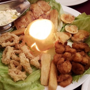 picada de mariscos para dos