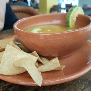 sopa de pollo