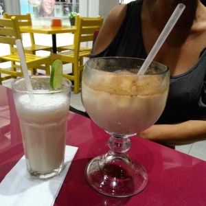 Orchata (copa)  y limonada con coco 