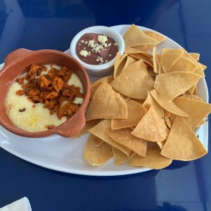 Queso con chorizo